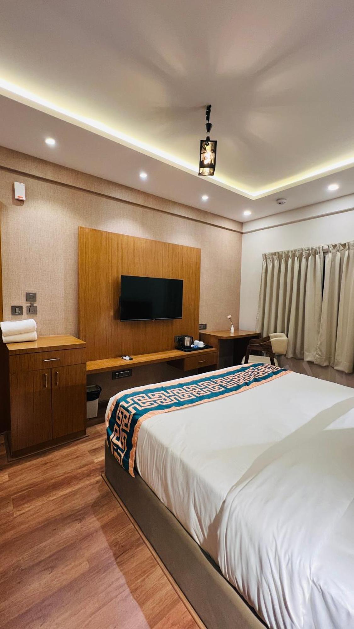 Hotel Aashraya Dod Jala Esterno foto