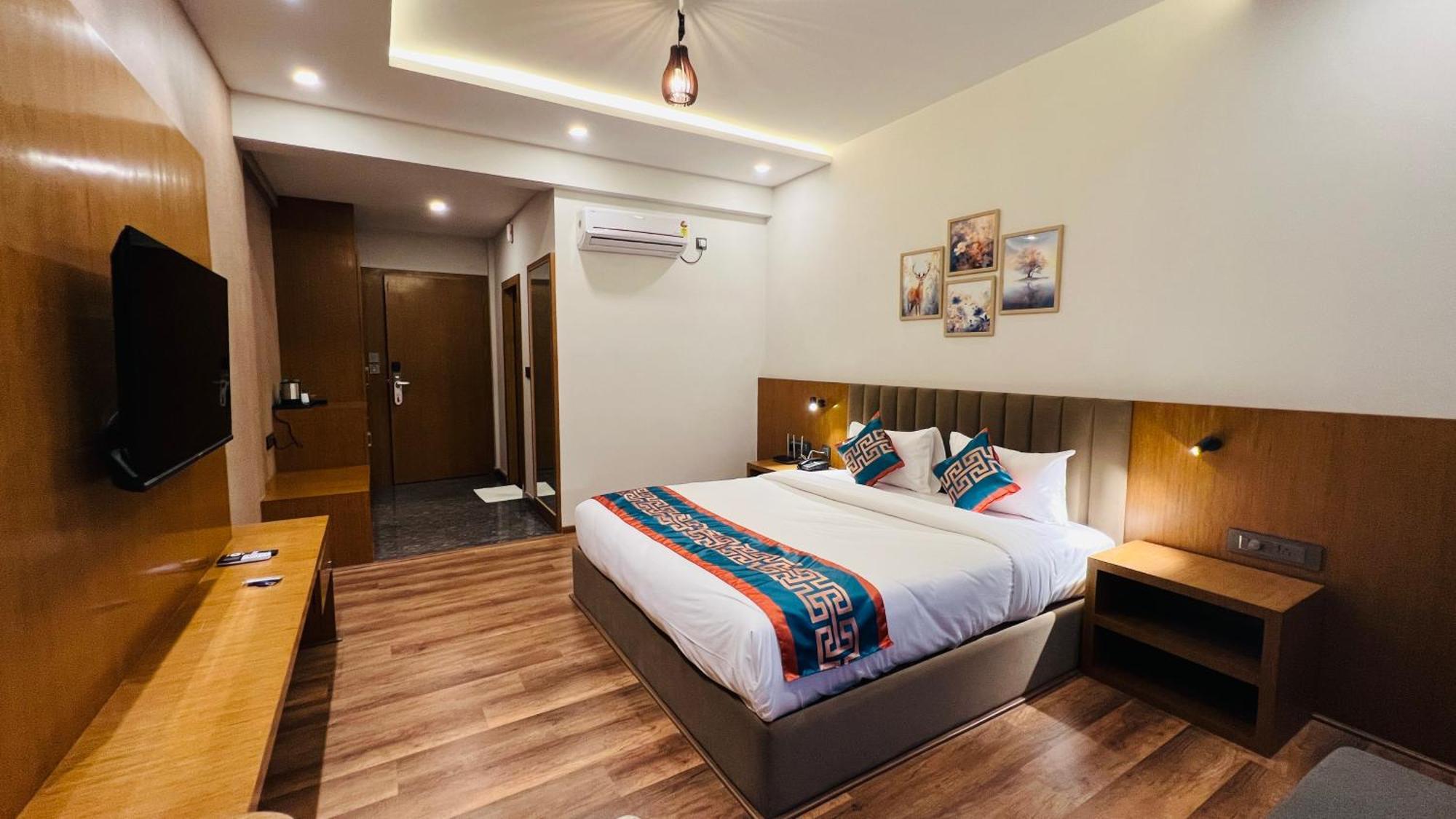 Hotel Aashraya Dod Jala Esterno foto