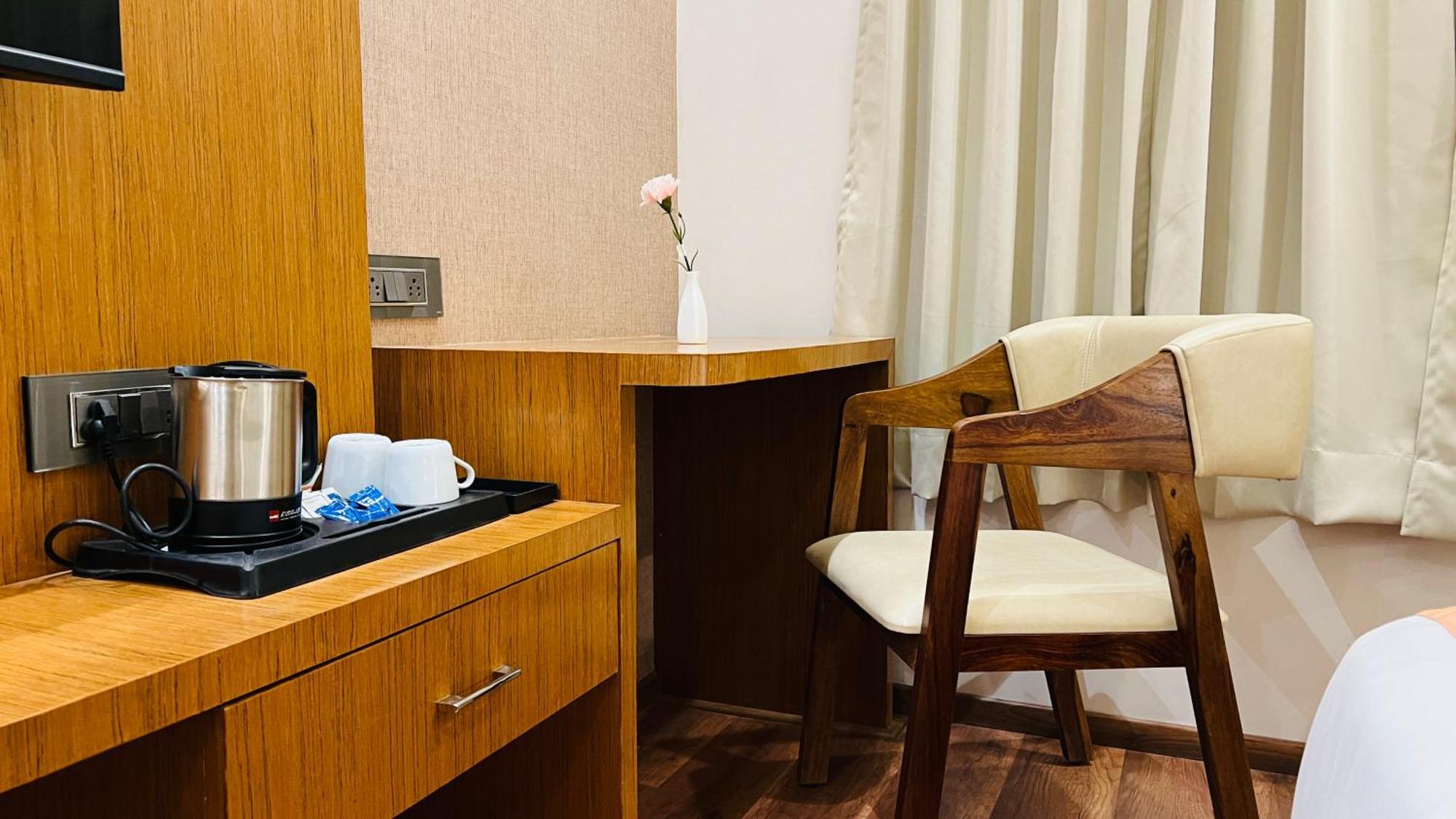 Hotel Aashraya Dod Jala Esterno foto