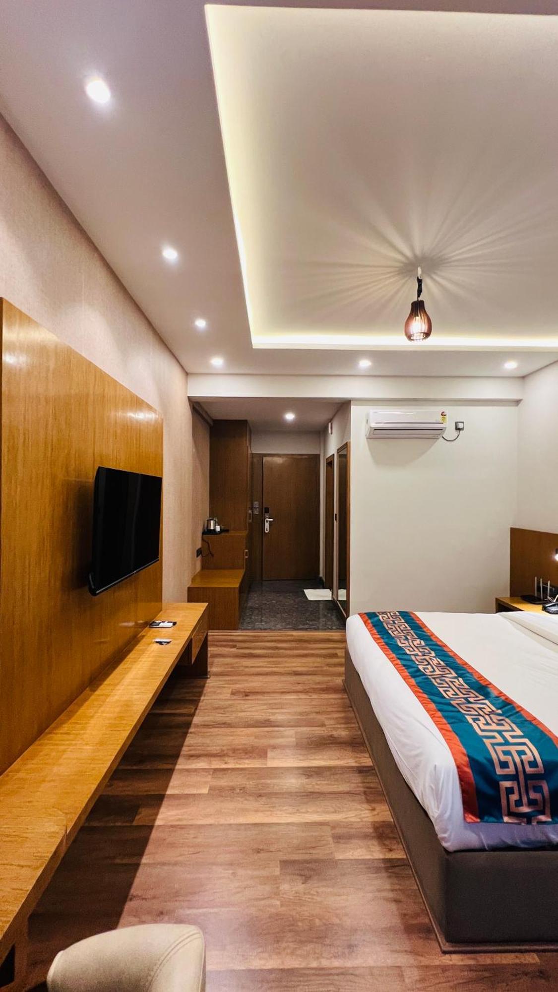 Hotel Aashraya Dod Jala Esterno foto