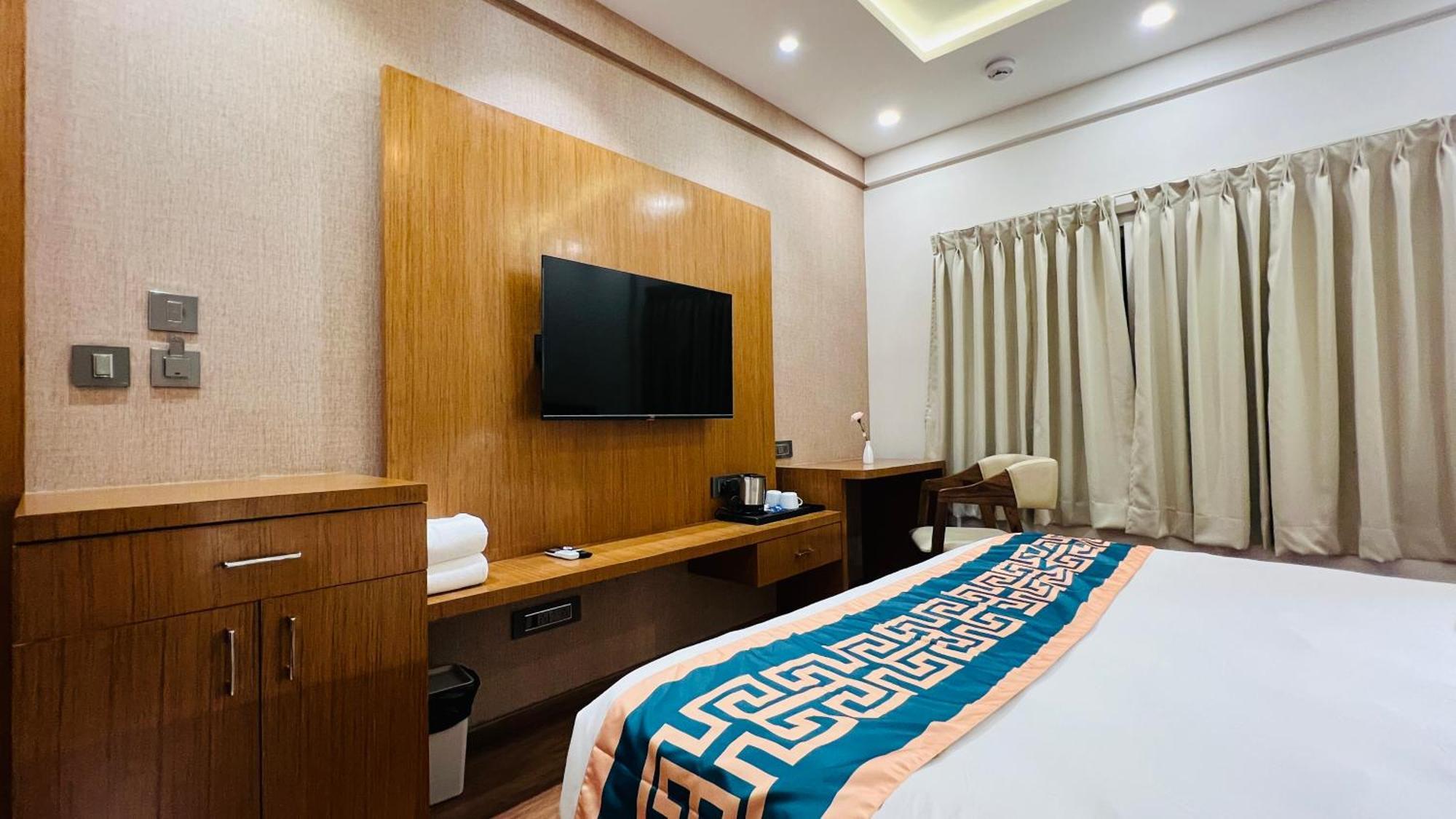 Hotel Aashraya Dod Jala Esterno foto